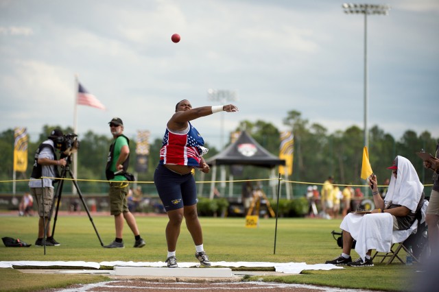 Army Soldier retains gold title at Invictus during field competition