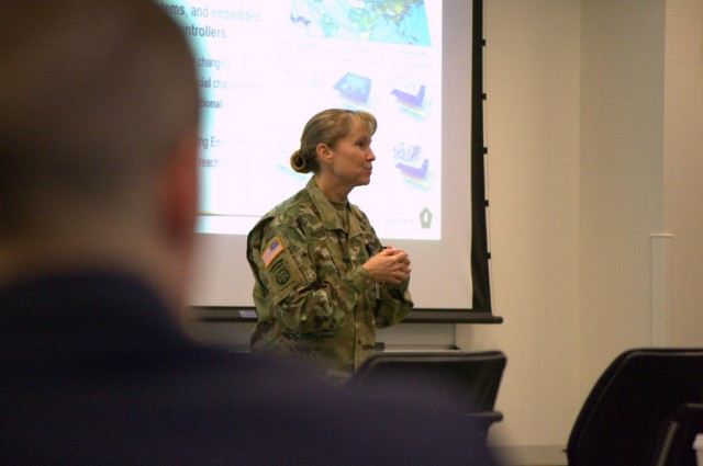 Cyber operators and educators welcome congressional staff to National Defense University