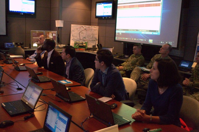 Cyber operators and educators welcome congressional staff to National Defense University
