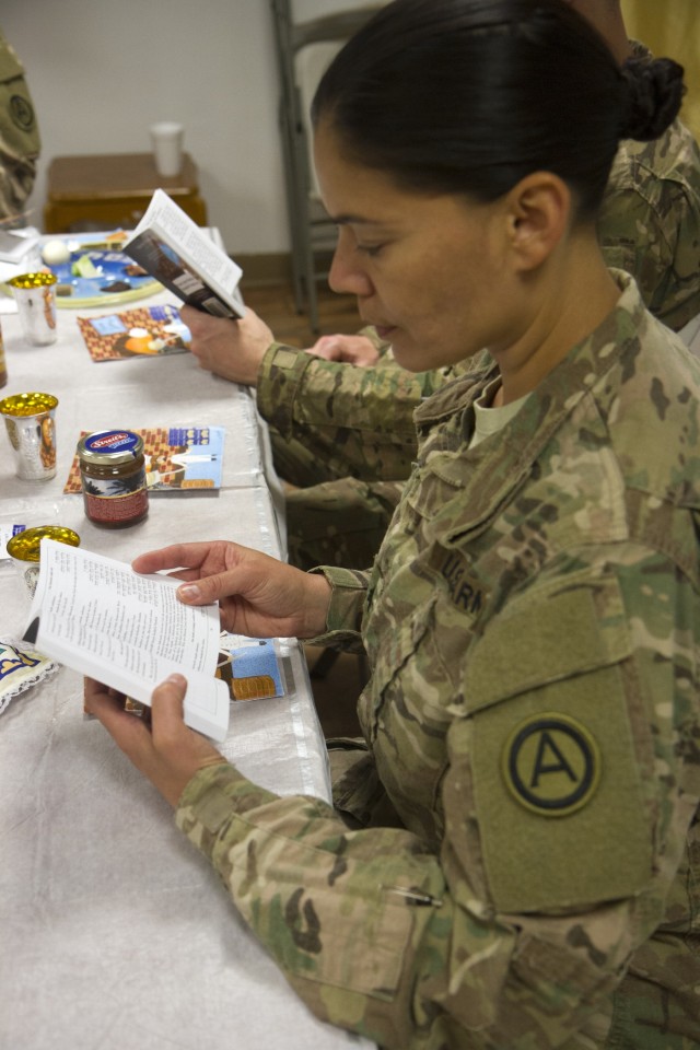 Rabbi provides Passover services to CJFLCC-OIR service members
