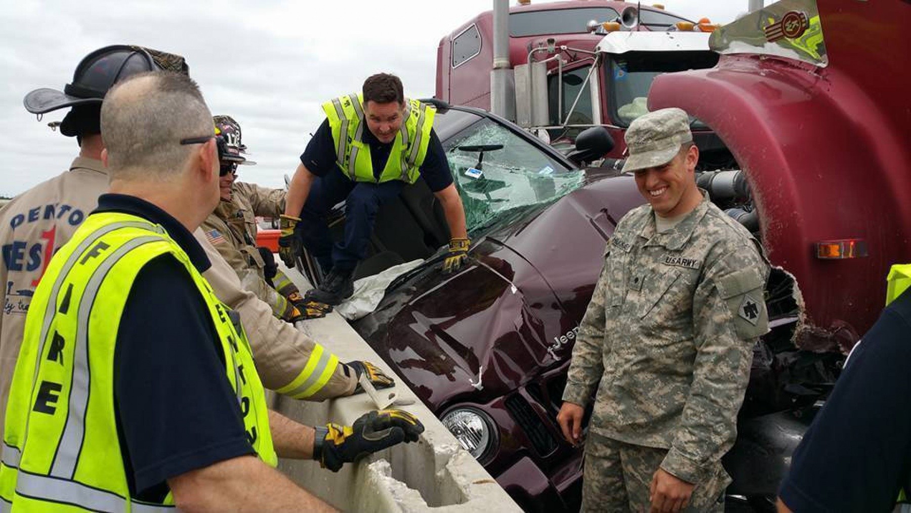 Oklahoma Guardsmen come to aid of car crash victims Article The