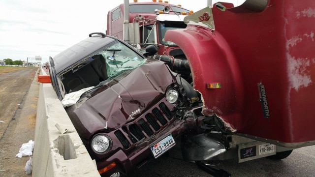 Oklahoma Guardsmen come to aid of car crash victims