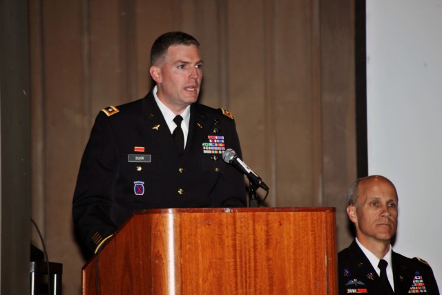 Language school commandant speaks at ROTC commissioning at Berkeley