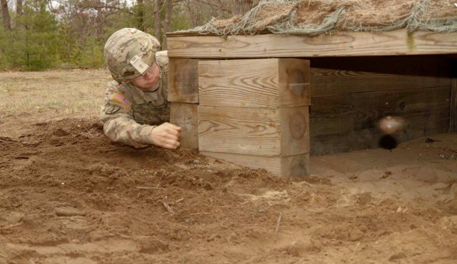 4-31 Infantry Soldiers train on hand grenade, door breaching operations
