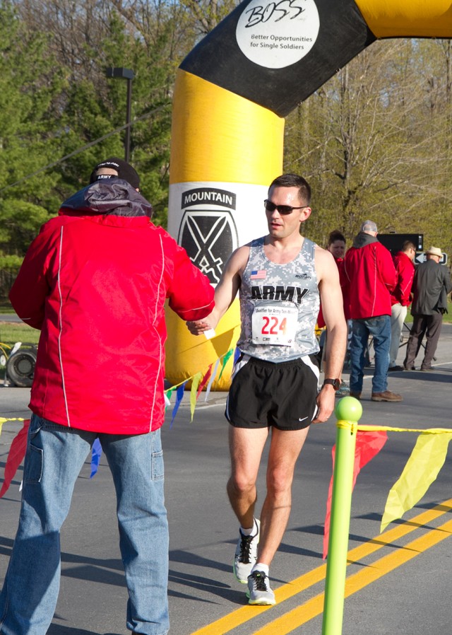 Fort Drum sports staff holds Army TenMiler qualifier Article The