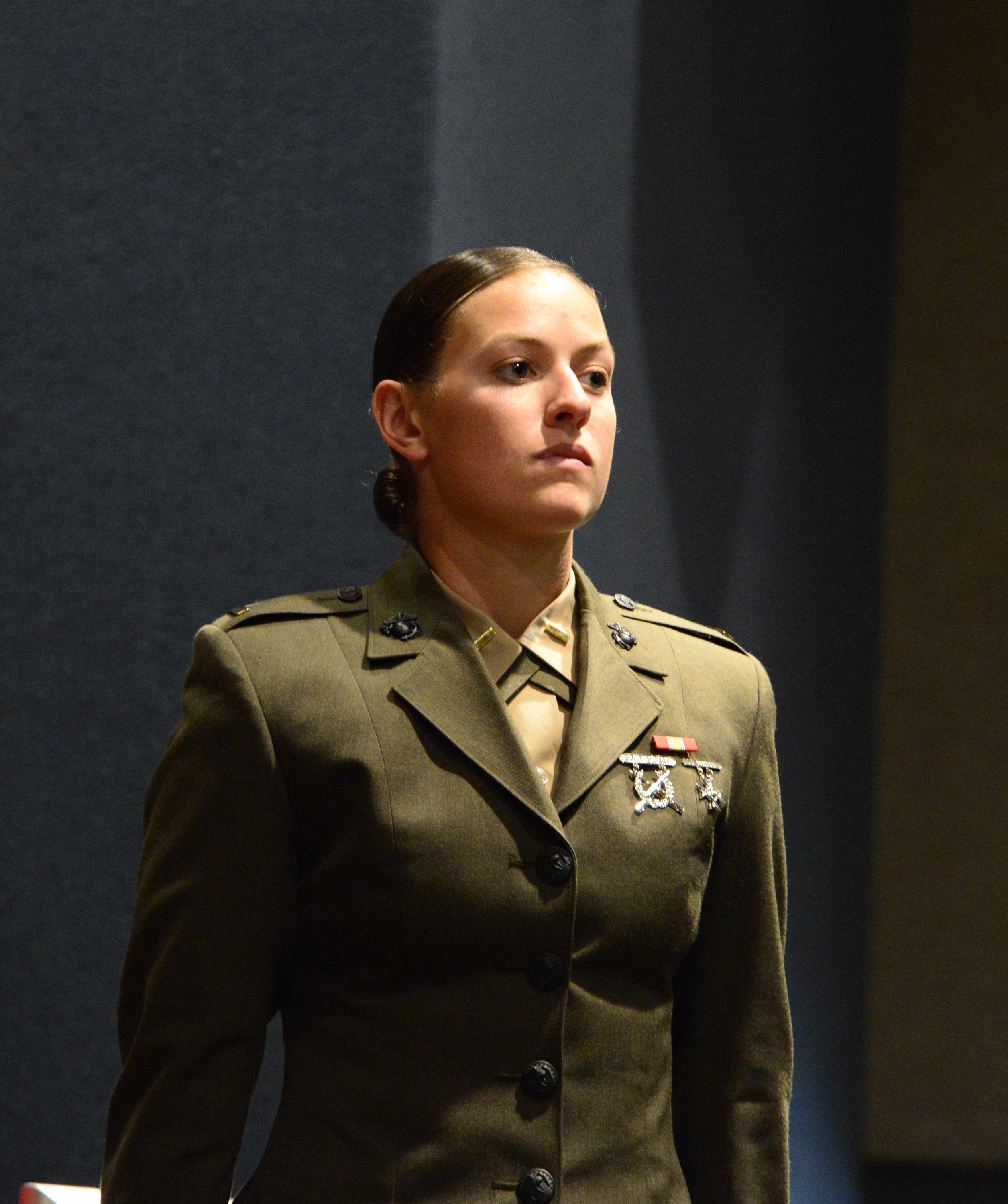 Marines graduate first women artillery officers | Article | The United