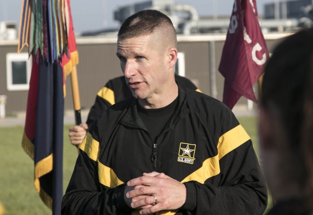SMA talks Total Army and responsible drawdown with troops in Kosovo