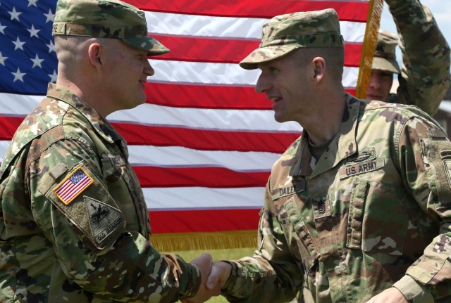 SMA talks Total Army and responsible drawdown with troops in Kosovo