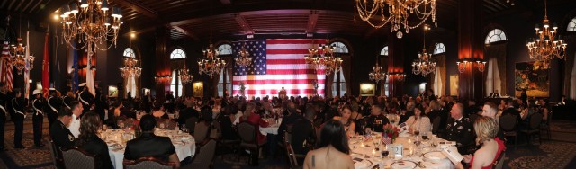 First Army deputy commander visits Chicago for Armed Forces Ball