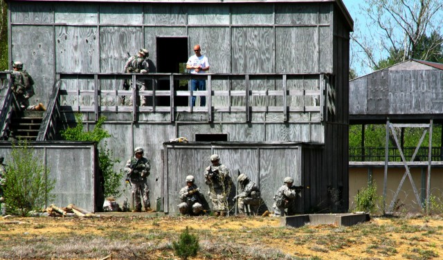 New York Soldiers hone air assault skills at Fort Drum