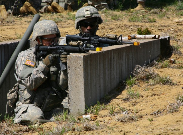 New York Soldiers hone air assault skills at Fort Drum