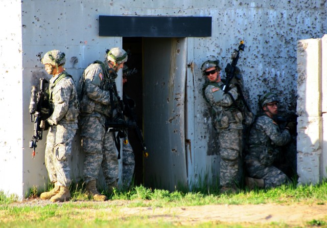 New York Soldiers hone air assault skills at Fort Drum
