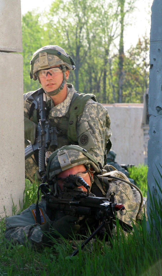New York Soldiers hone air assault skills at Fort Drum