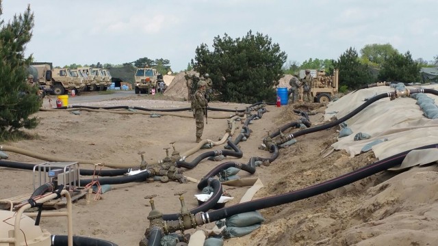 240th Quartermaster Supply Co. makes bulk fuel history prepping for Anakonda '16