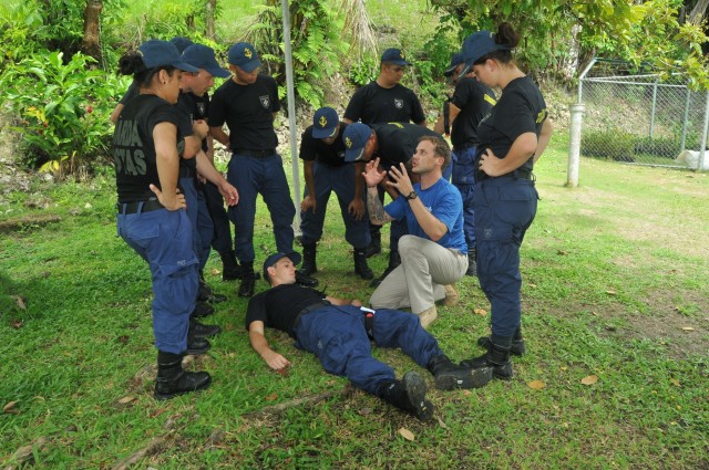 New Mexico National Guard medics share knowledge with Costa Rican Coast Guardsmen