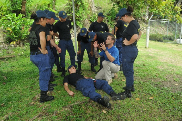 New Mexico National Guard medics share knowledge with Costa Rican Coast Guard members