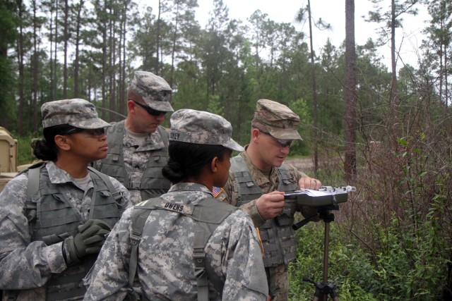 Soldiers traverse with land navigation