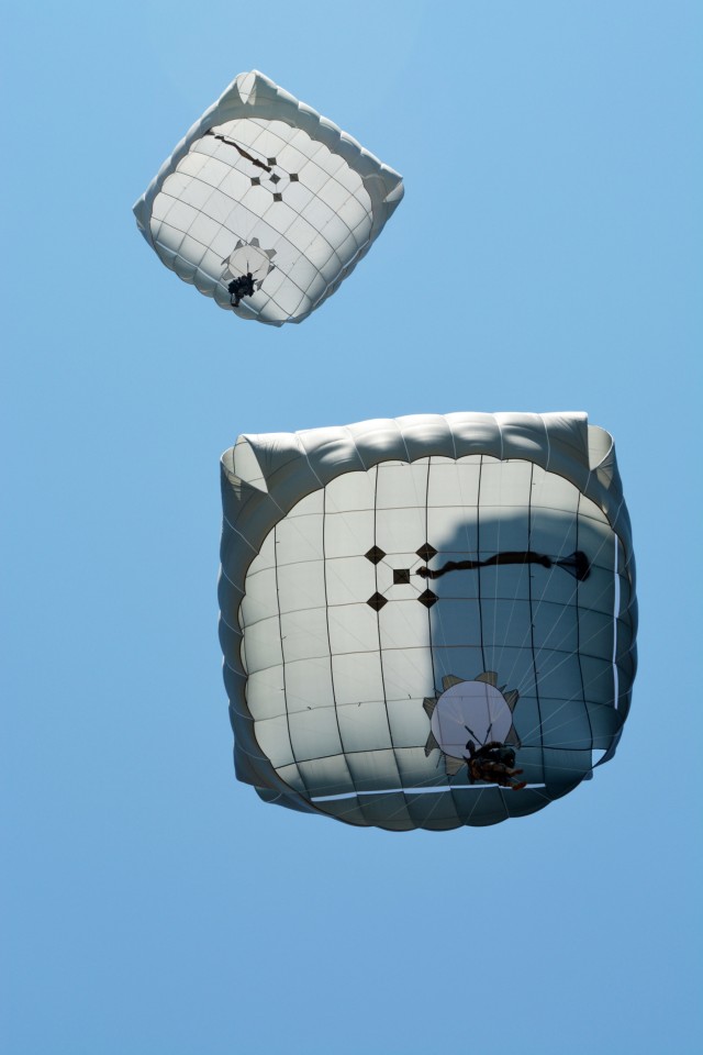 All American Week 2016 concludes with Airborne Review