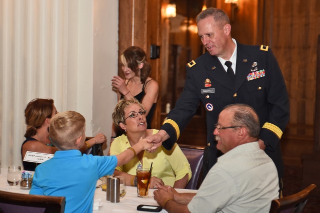 Army Reserve general meets with a Gold Star Family during Chicago's Memorial Day