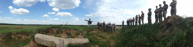 "Viper Medics" Meet with Polish and U.K. Partners in preparation for Airborne Jump