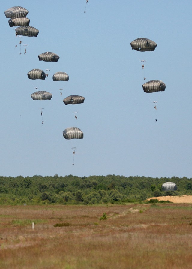82nd Airborne Division participates in Swift Response 16