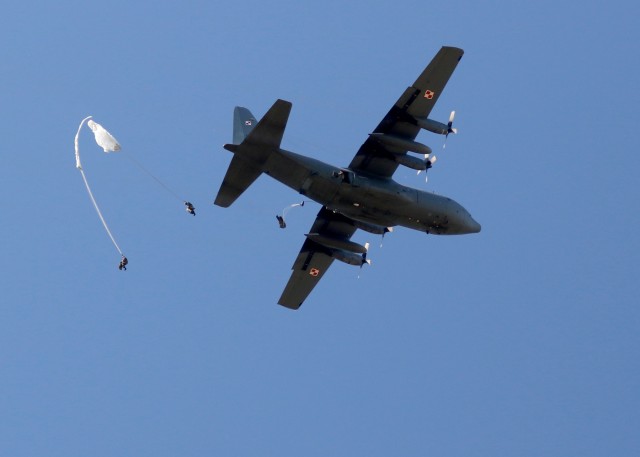 82nd Airborne Division participates in Swift Response 16