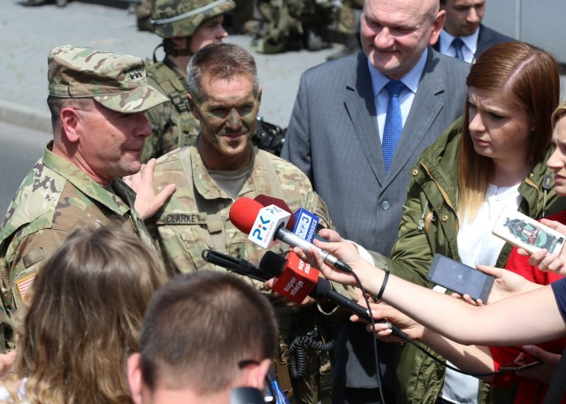 European leaders, 82nd Airborne Division CG discuss Swift Response 16 at bridge crossing