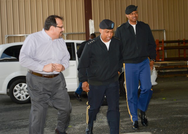 Army Materiel Command leadership team visits laboratory