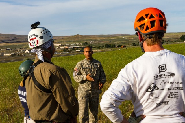 Educating civilian mountain rescue volunteers