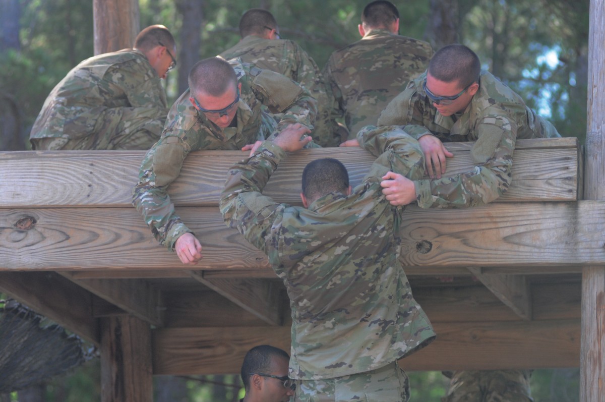 Confidence course challenges new trainees | The United States Army