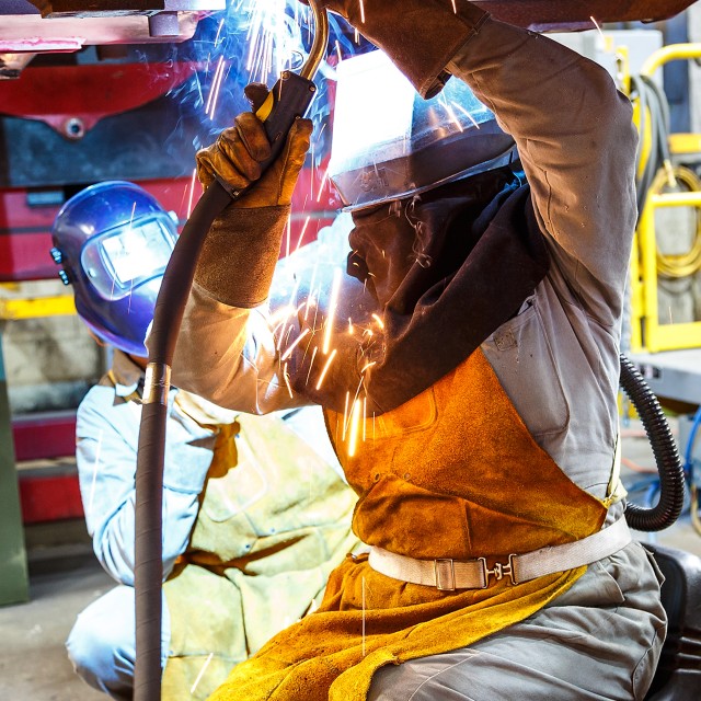 Army civilians, German nationals learn techniques to repair vehicles