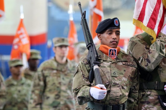 335th Signal Command (Theater) (Provisional) welcome new commander