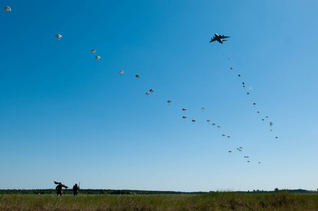 'Victory Medics' Provide Mission Medical Command at Anakonda 16