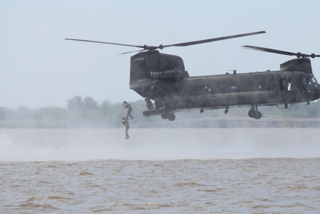 Nebraska National Guard unit sharpens helocasting techniques at Fort Riley