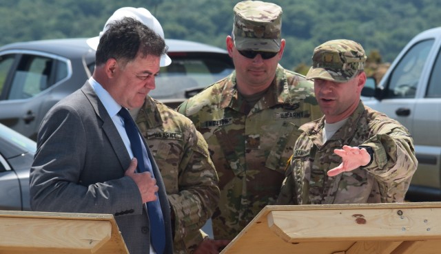 Bulgarian Minister of Defense Meets with Tennessee Army National Guard during Operation Resolute Castle