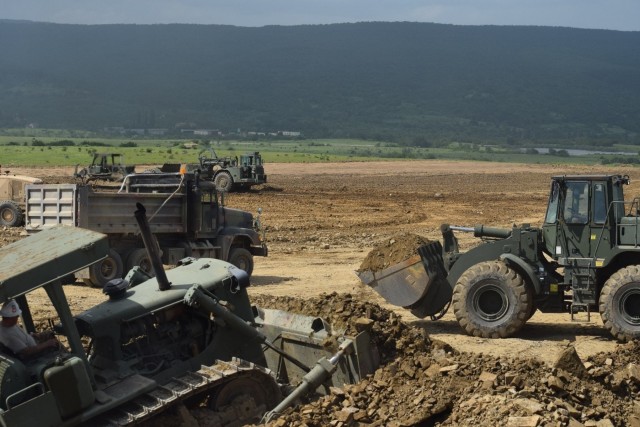 Bulgarian Minister of Defense Meets with Tennessee Army National Guard during Operation Resolute Castle