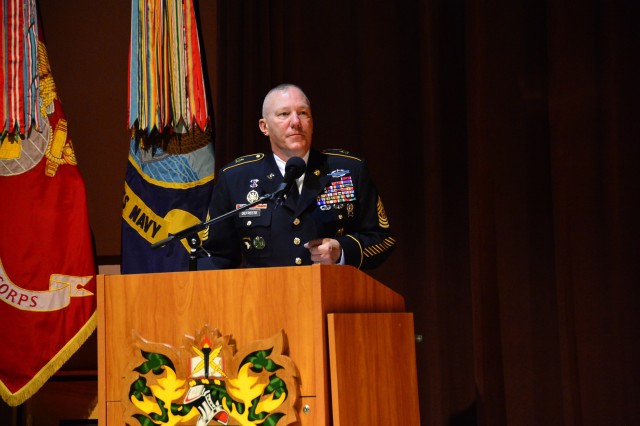 Commandant congratulates international students
