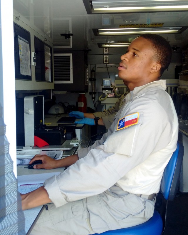 Texas Guardsmen learn disaster response from the best