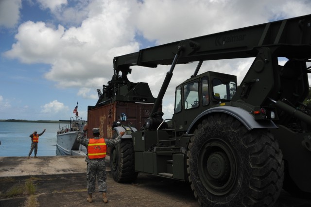 Army Reserve and Army National Guard Train Together