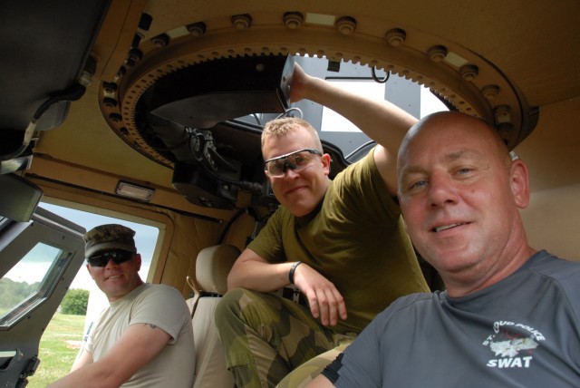 Red Bulls and Norwegian Guard Train with Law Enforcement