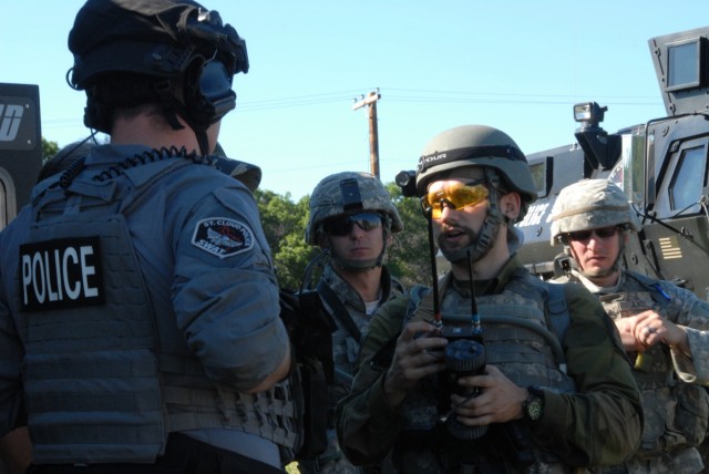 Red Bulls and Norwegian Guard Train with Law Enforcement