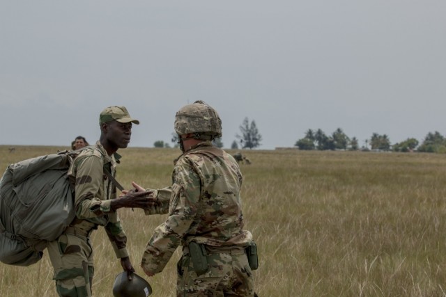 Paratroopers earn foreign jump wings during Central Accord 2016