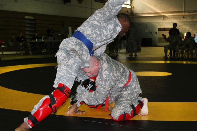 Eighth Army holds combatives tournament