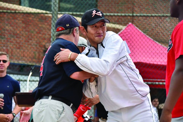 South Korean celebrity baseball team competes with military teams