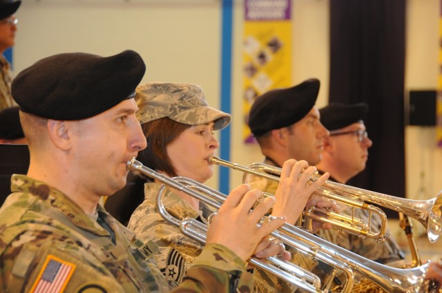 New commander takes reins of USAG Benelux