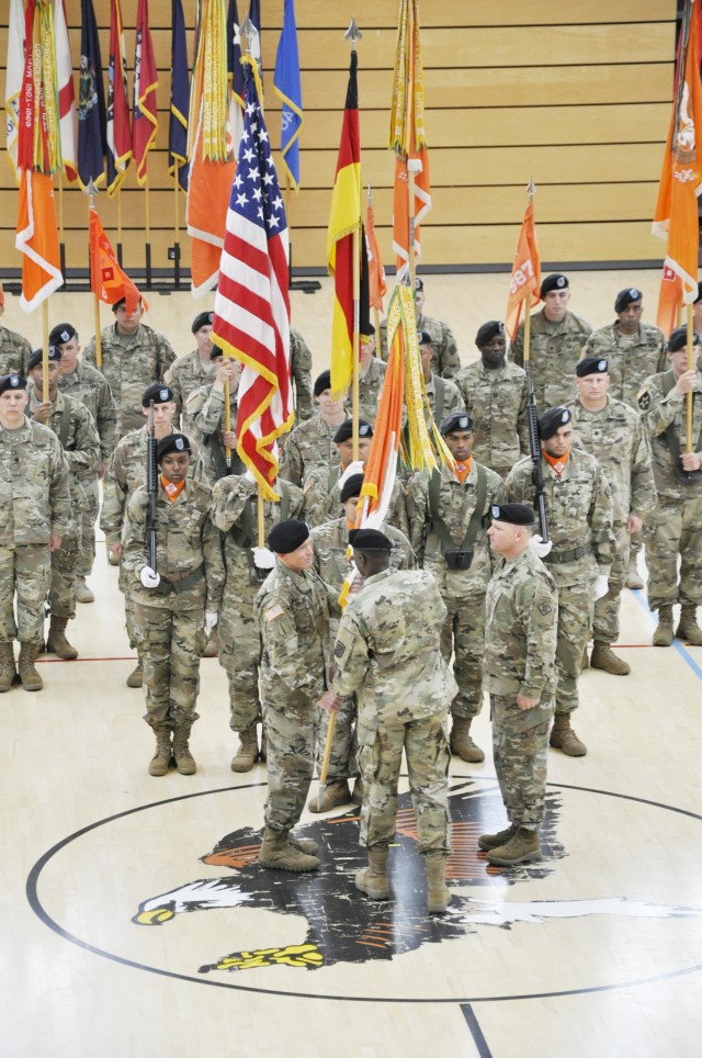 2nd Signal gets new leadership Article The United States Army