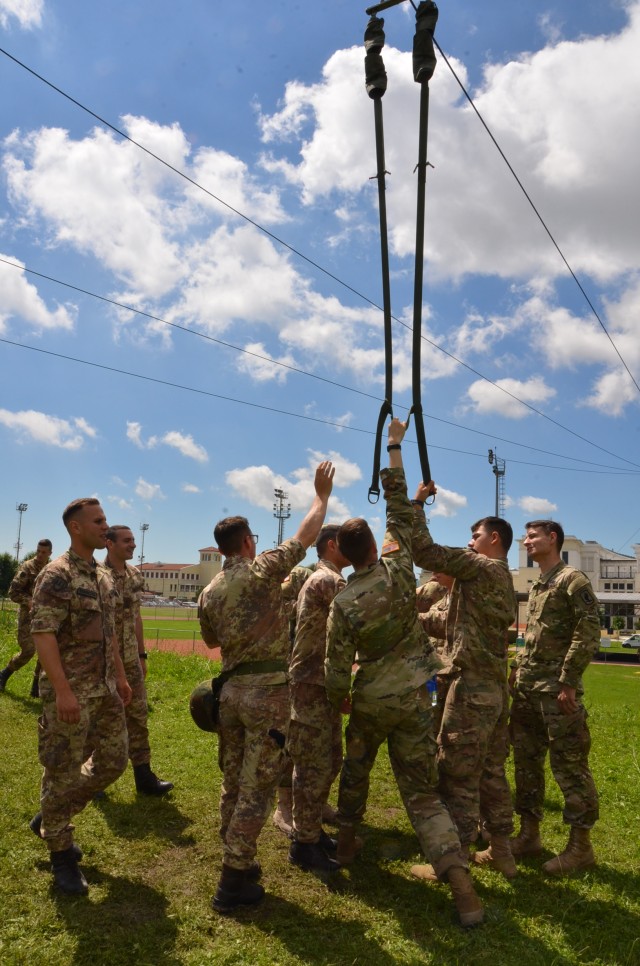 Future Italian paratroopers train on Caserma Ederle