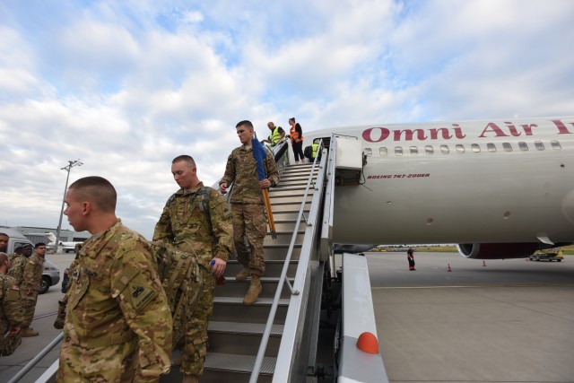 1st Armored Division Aviation Unit arrives in Germany