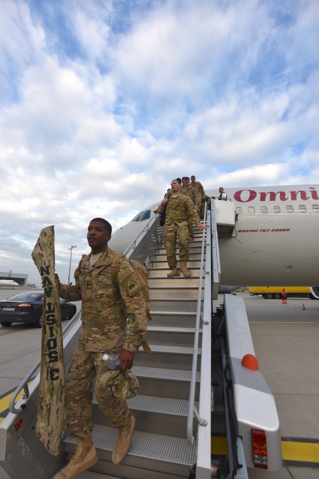 1st Armored Division Aviation Unit arrives in Germany