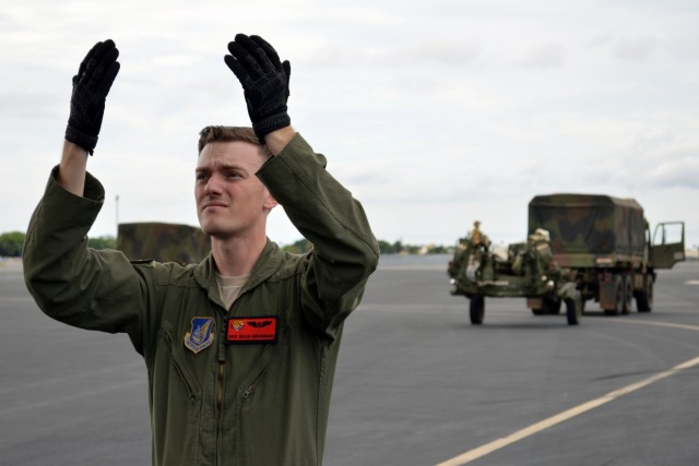 'Never Broken' trains, loads artillery with Air Force counterparts